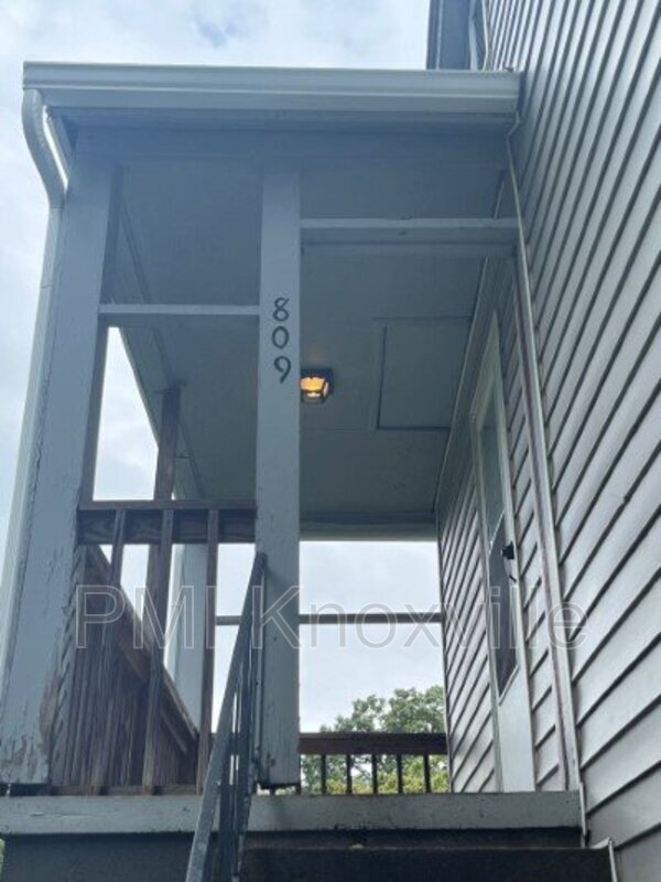 Building Photo - 809 Cates St
