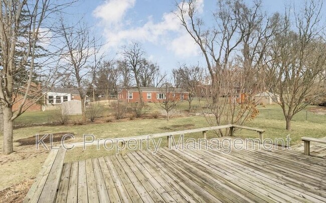 Building Photo - 7105 Sunset Terrace