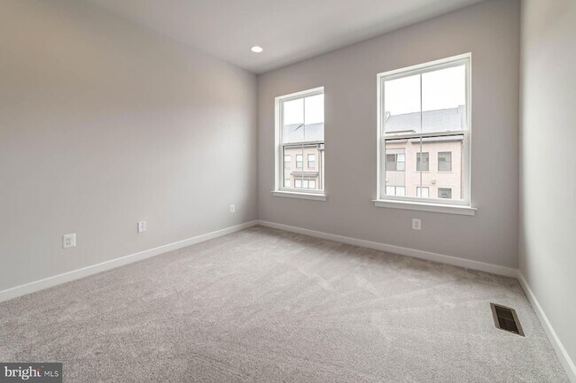 Building Photo - 6227 Almerico Pl