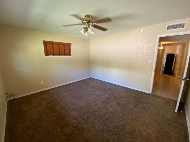 Building Photo - 783 De Leon Dr