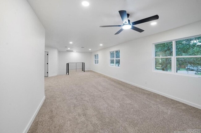 Building Photo - 408 Meadowbrook Dr