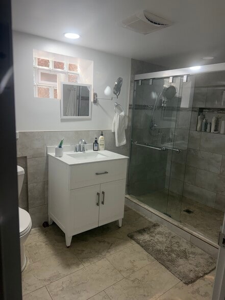 Bathroom-basement - 4915 Jerome Ave