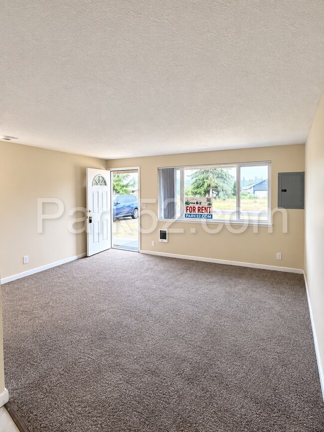 Building Photo - 1707 Garfield St S