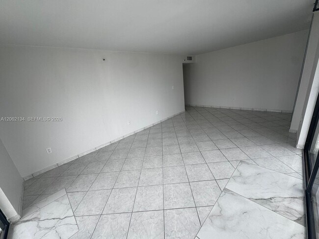 Building Photo - 210 174th St