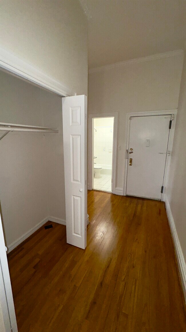 Building Photo - 99 Lembeck Ave