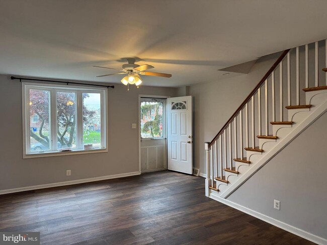 Building Photo - 3503 Hartel Ave