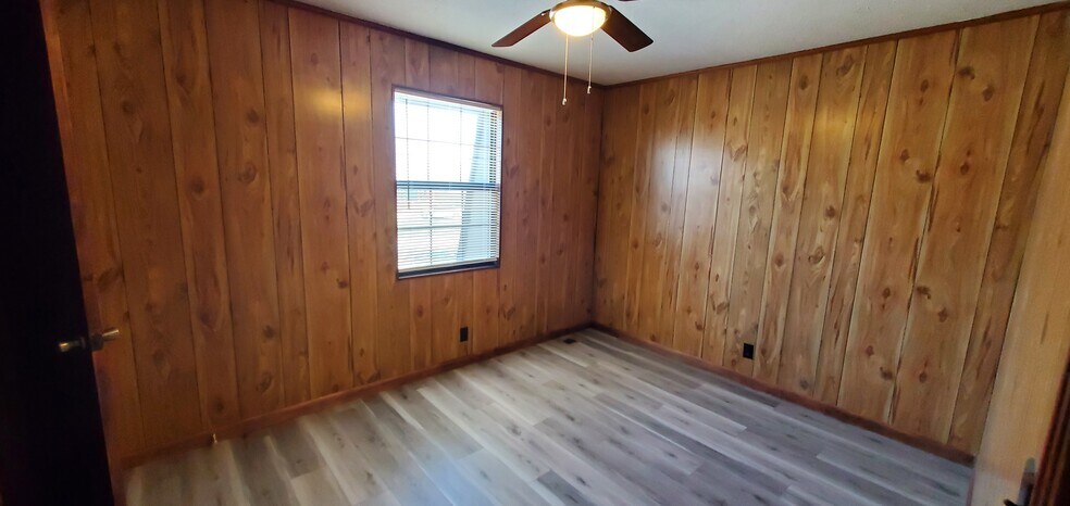 Building Photo - 112 Victor Reiter Pky