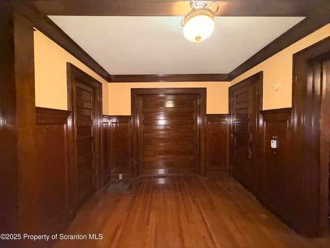 Building Photo - 629 Clay Ave