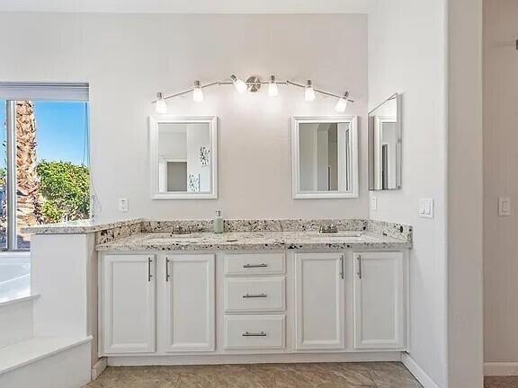 Building Photo - 44800 Calle Santa Barbara