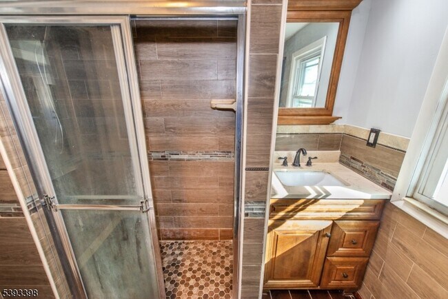 Building Photo - 86 Watsessing Ave