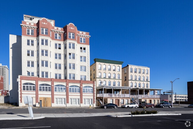 Primary Photo - Shamrock Hotel and Apartments