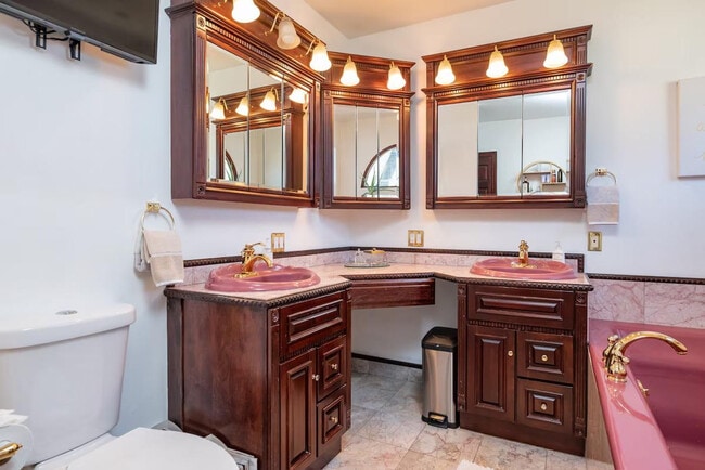 Building Photo - 152 Central Ave