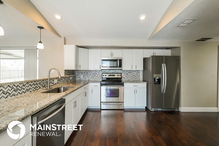 Building Photo - 3452 Brookfield Dr