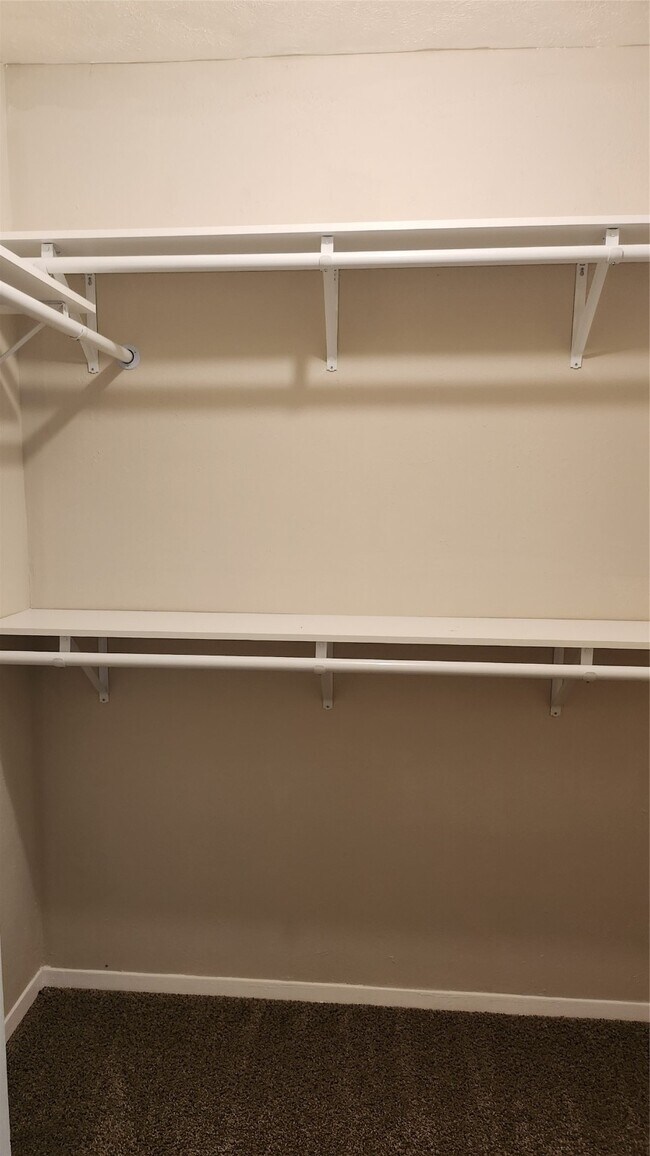 Building Photo - 7314 El Cresta Dr