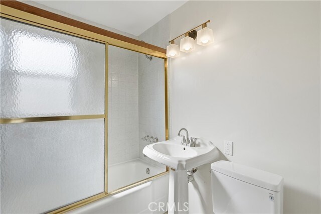 Building Photo - 815 S Juanita Ave