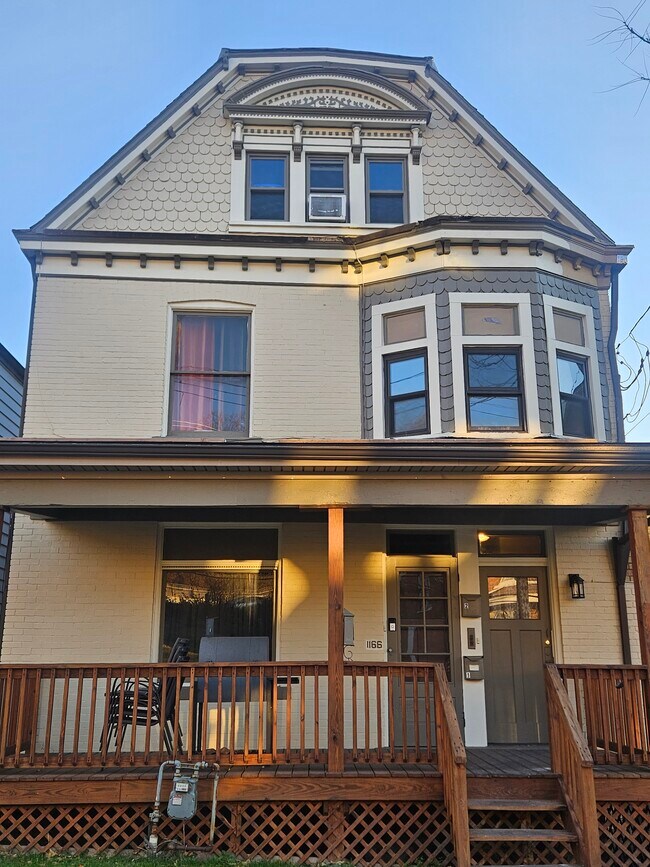 Building Photo - 1166 South Ave