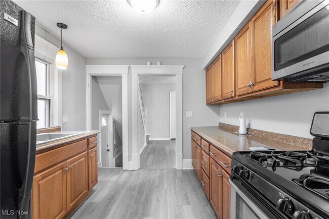 Building Photo - 312 Upland Ave