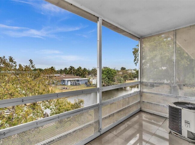 Building Photo - 4731 NW 10th Ct