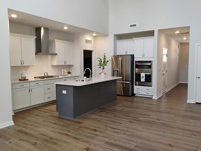 Building Photo - Ovation @ Sweetbrier