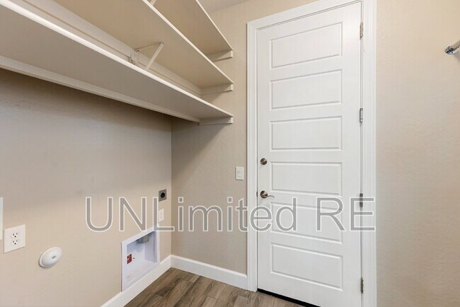 Building Photo - 1432 Varsity Dr