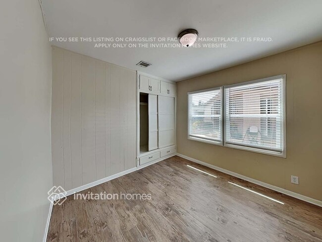 Building Photo - 18147 Archwood St