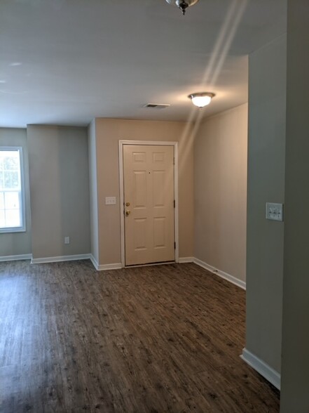 Building Photo - 5229 Woodbrier St