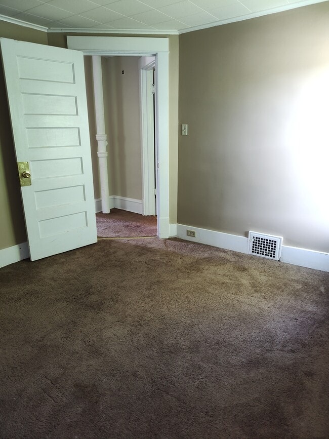 Building Photo - 1859 Mount Vernon St