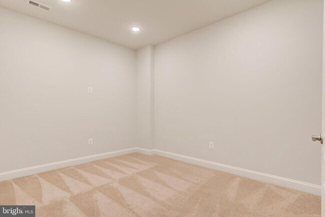Building Photo - 15392 Ballerina Lp