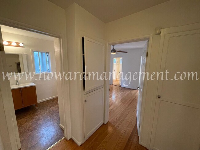 Building Photo - Beautiful Home On Corner Lot With Large Ba...
