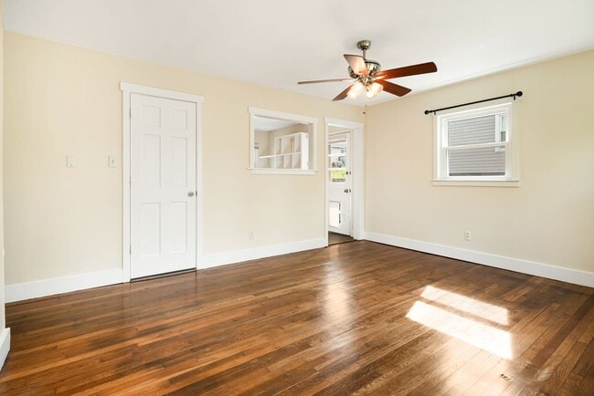 Building Photo - Sunny 2-Bedroom Home with Fenced-In Yard a...