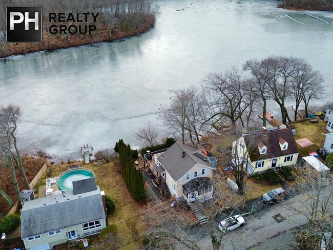 Building Photo - 157 Riverview Ave