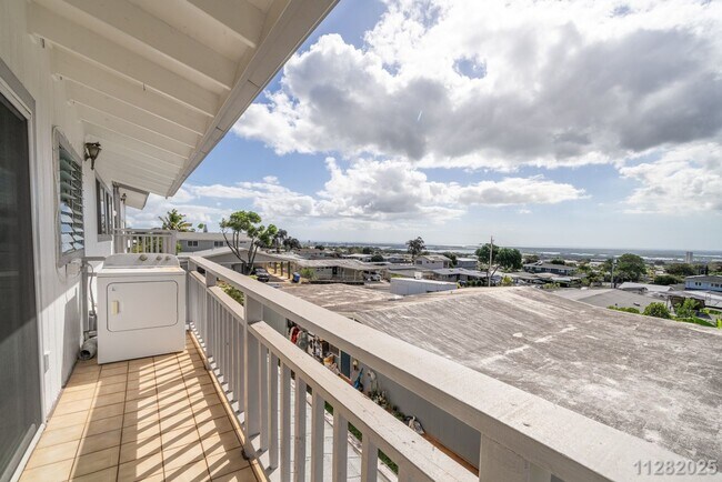 Building Photo - $3650.00 | 4bd/1.5ba Duplex in Pacific Palisades Pearl City