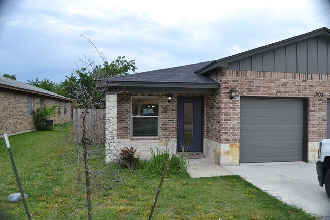 Primary Photo - 1203 Wales Dr