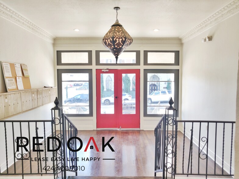 Building Photo - 1818 Whitley Ave