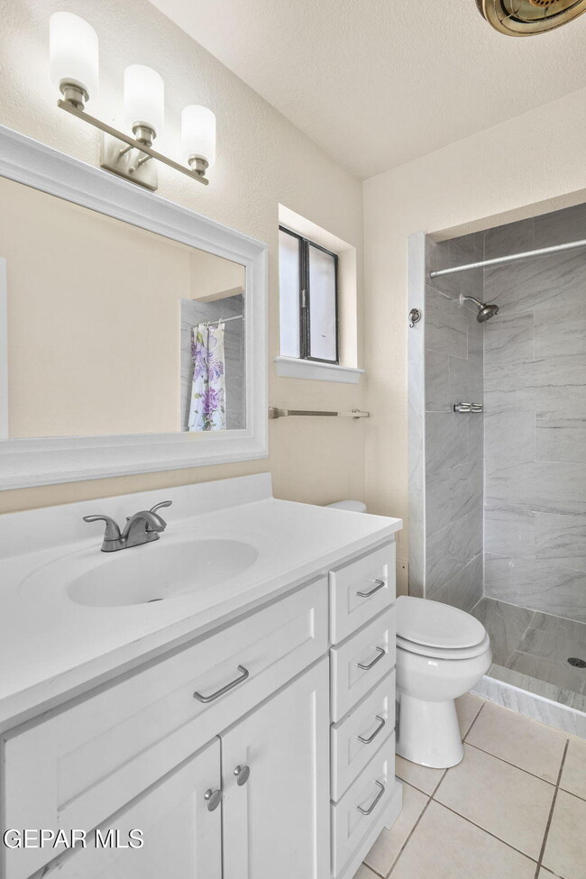 Building Photo - 5640 Van Horn Dr