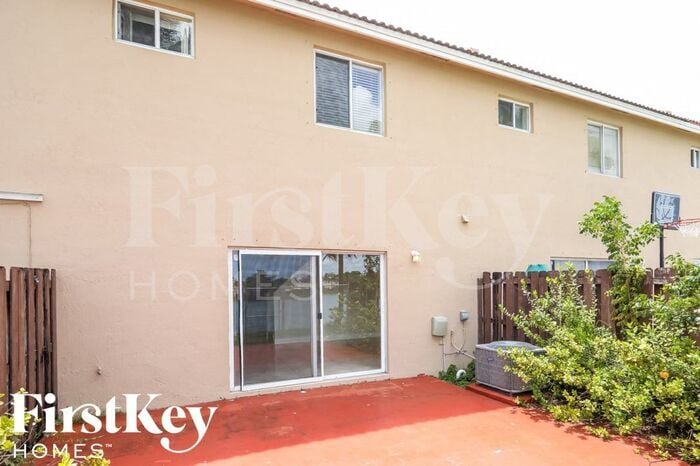 Building Photo - 17755 SW 140th Ct