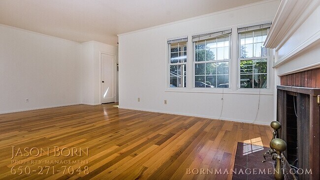 Building Photo - 1351 Chestnut St