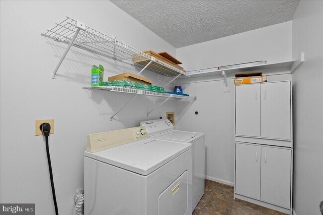 Building Photo - 2228 Hunters Run Dr