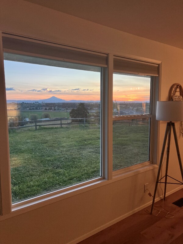 Building Photo - 1209 NE Brown Dr