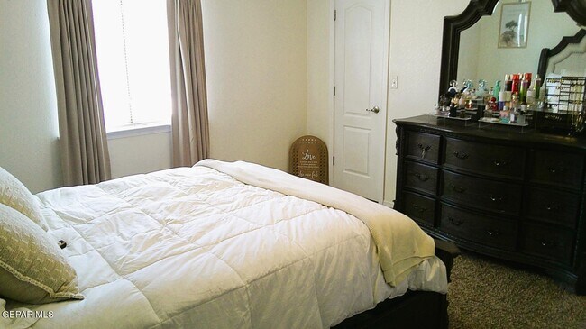 Building Photo - 7240 Long Meadow Dr
