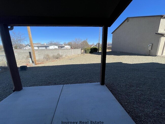 Building Photo - 3241 N Constance Dr