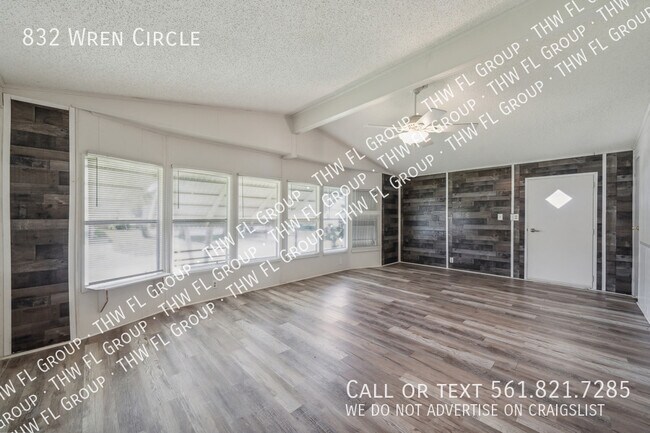 Building Photo - 832 Wren Cir