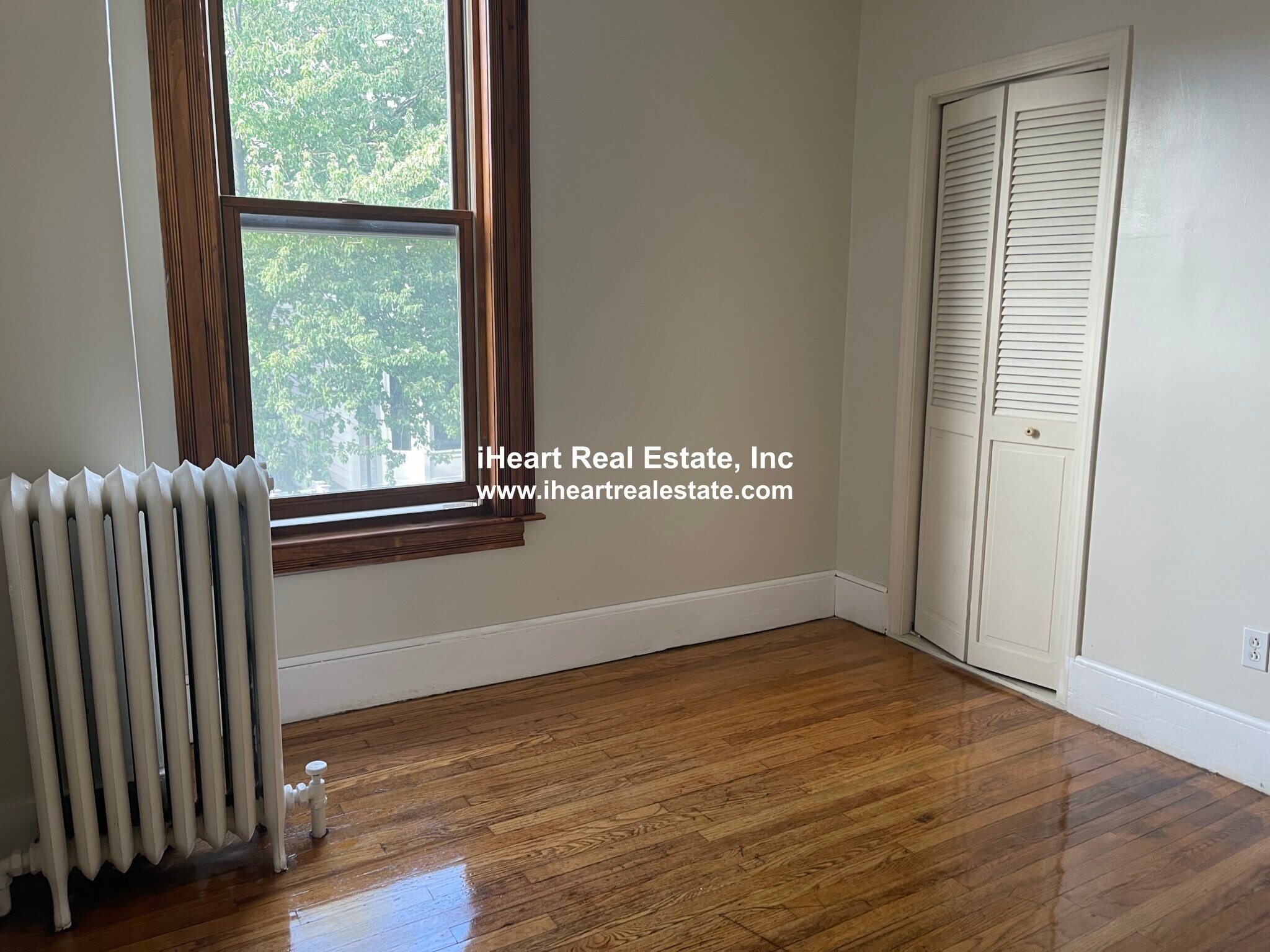 Building Photo - 338 K St