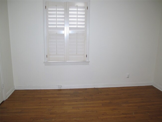 Building Photo - 5125 Locust St
