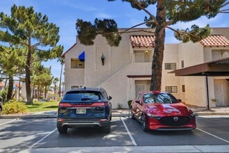 Building Photo - Upgraded 2 bedroom 2 bath upstairs condo 1 WEEK FREE RENT