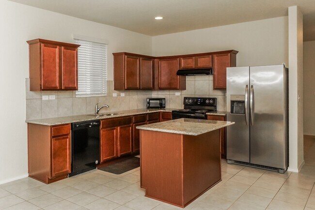 Building Photo - Perfect 3 bedroom ready to call home!