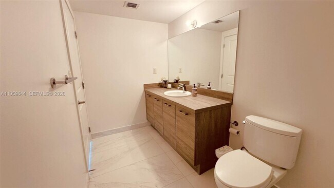 Building Photo - 400 Sunny Isles Blvd