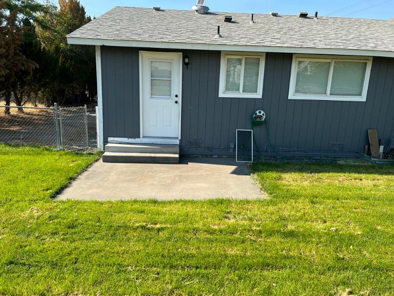 Building Photo - 1126 Benham Ct