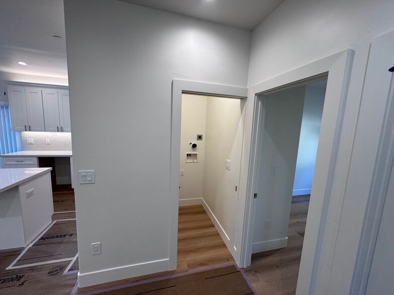Building Photo - 1577 Cottonwood Dr