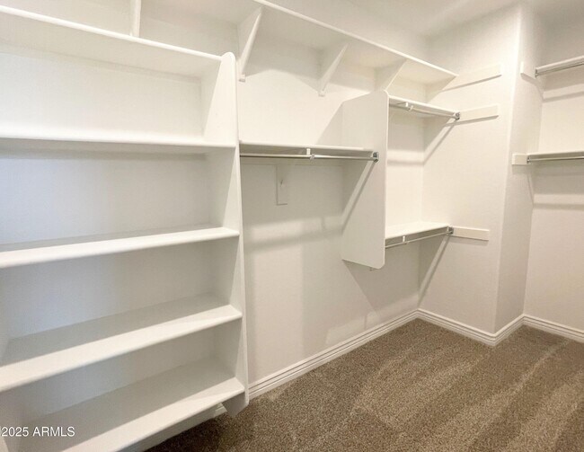 Building Photo - 21046 E Mayberry Rd